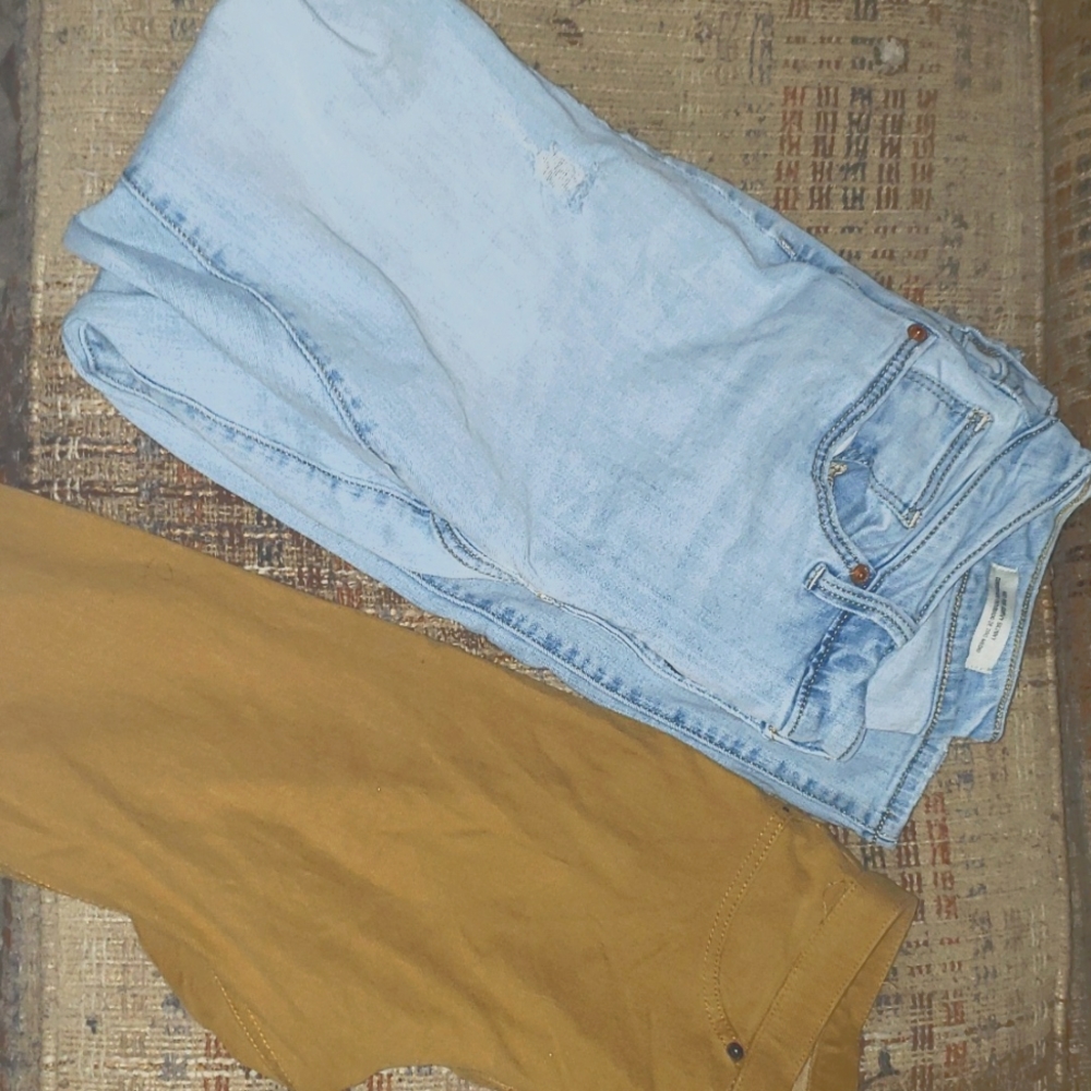 2 Pairs of jeans